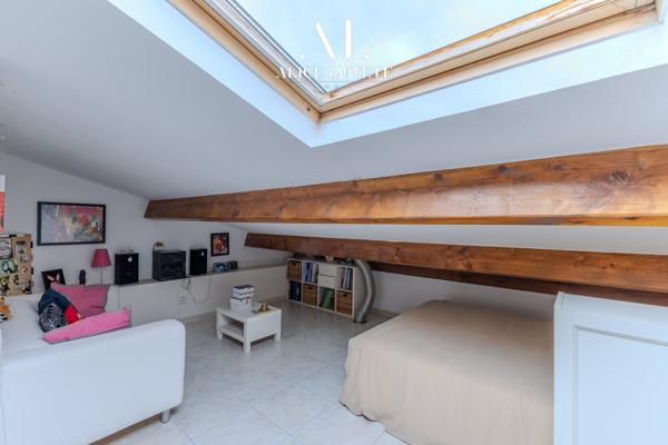 Marseille (13008) BARTEL - Duplex de 145 m² avec terrasse, double parking, box et cave