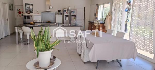 Maison plain pied, vue dégagée en face d'une zone natura 2000 et prés des commodités