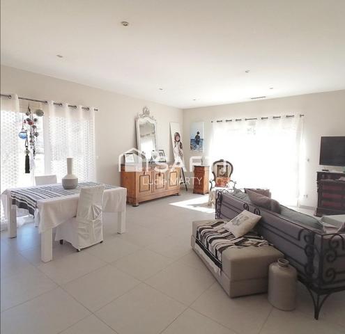 Maison plain pied, vue dégagée en face d'une zone natura 2000 et prés des commodités