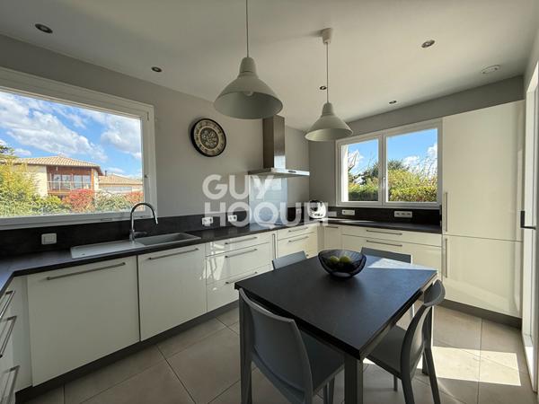 Maison familiale à Millery proche du centre avec grand jardin et piscine