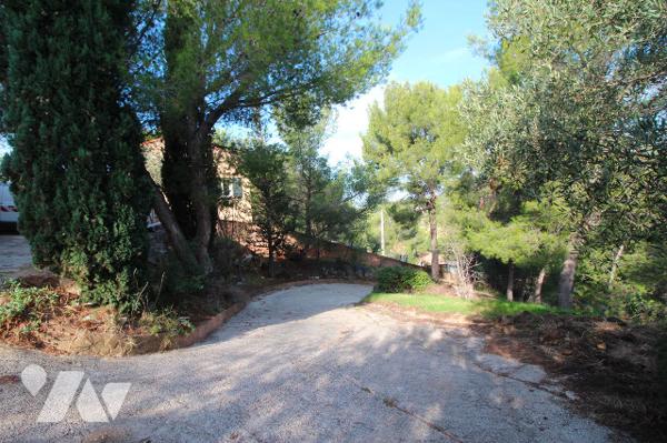 Magnifique villa de 155 m2 (avec piscine & vue mer) sur terrain de 1668 m² à Septèmes-Les-Vallons