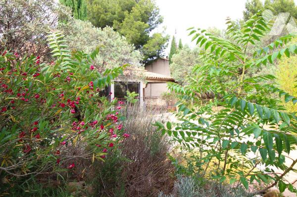 Magnifique villa de 155 m2 (avec piscine & vue mer) sur terrain de 1668 m² à Septèmes-Les-Vallons