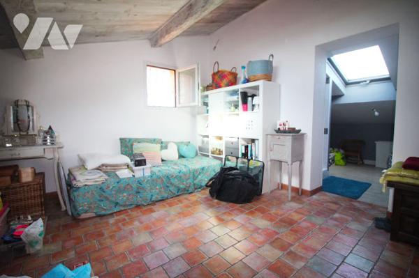 Magnifique villa de 155 m2 (avec piscine & vue mer) sur terrain de 1668 m² à Septèmes-Les-Vallons