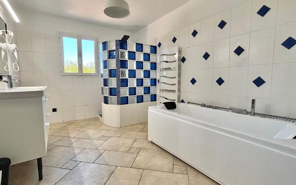 Maison à vendre    4 pièces •  Saint-Augustin