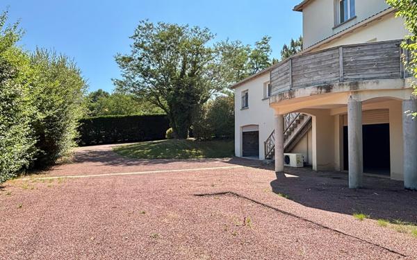 Maison à vendre    4 pièces •  Saint-Augustin