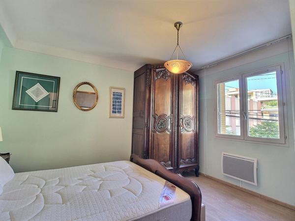 Agréable appartement de type 2 de 58 m² dans une petite copropriété aux faibles charges.