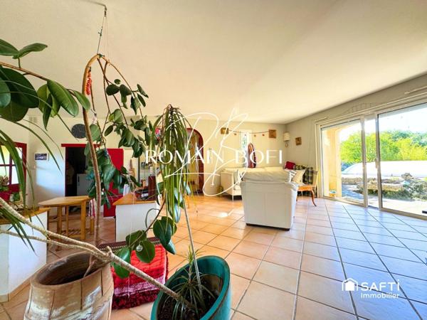 Maison 4 pièces de 156m2 sur 1786m2 de terrain avec piscine