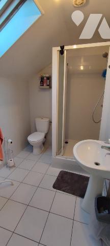 BENER Maison trois chambres avec jardin et garage 