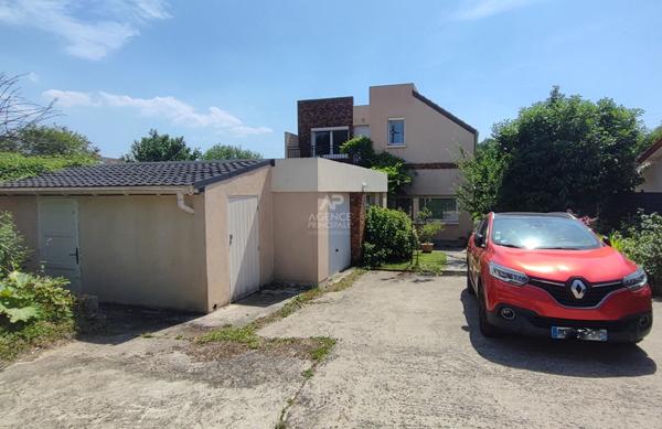 Maison familiale avec dépendances dans un cadre verdoyant ! €656 000 ** - Référence 26-3892