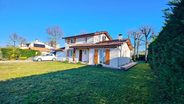 Maison coup de coeur de 6 pièces avec piscine, véranda, emplacement privilégié, SAINT JEAN D'ILLAC (33)