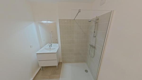Location Appartement 47 m² - Morières-lès-avignon 84310