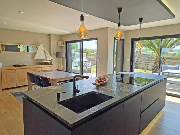 Belle maison contemporaine 7 pieces 500 metres de la plage Guisseny