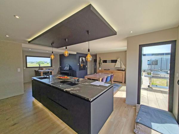 Belle maison contemporaine 7 pieces 500 metres de la plage Guisseny