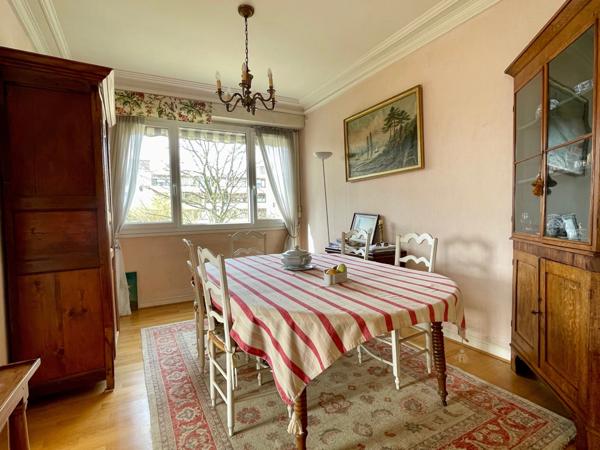 Appartement à vendre 5 pièces NOISY LE ROI (78)