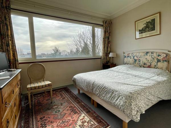 Appartement à vendre 5 pièces NOISY LE ROI (78)