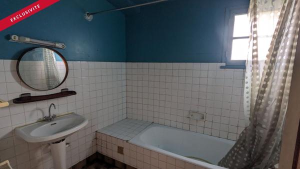 Maison de plain pied à rénover - La Chapelle Bâton