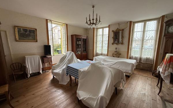 Maison à vendre    6 pièces •  Cozes