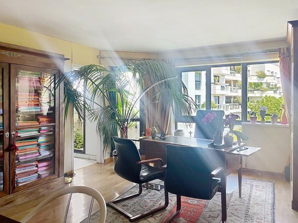 Appartement Suresnes 3 pièce(s) 71.50 m2