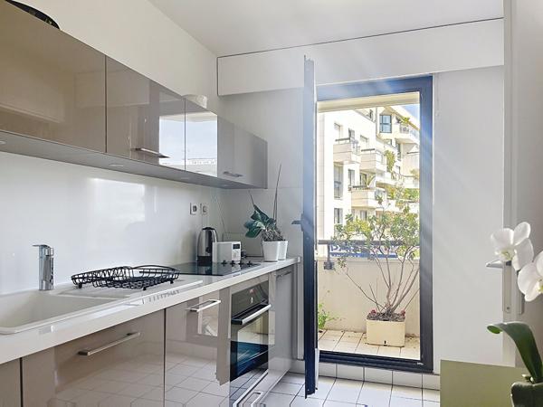 Appartement Suresnes 3 pièce(s) 71.50 m2