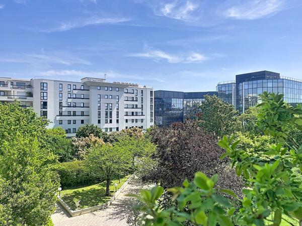 Appartement Suresnes 3 pièce(s) 71.50 m2