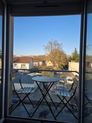 Appartement 4 Pièces avec Jardin Privatif et Garage à Sainte-Geneviève-des-Bois