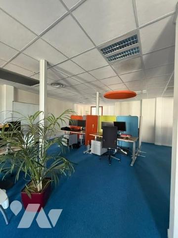 ILE DE NANTES BUREAUX EN PLEINE PROPRIETE AVEC PARKINGS