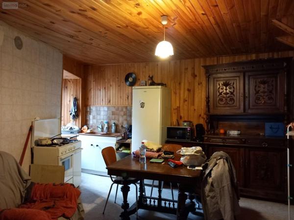 Maison à vendre à Saint-Flour dans le Cantal (15100), ref : FG/2404