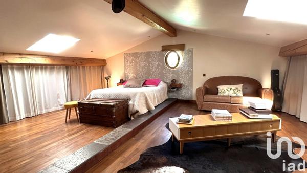 Maison 7 pièces de 204 m² à Hyères (83400)