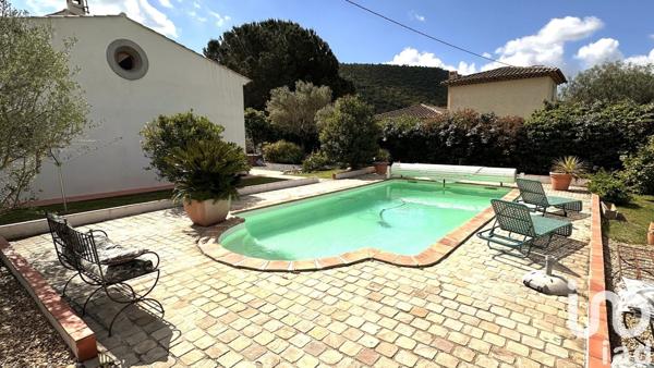 Maison 7 pièces de 204 m² à Hyères (83400)