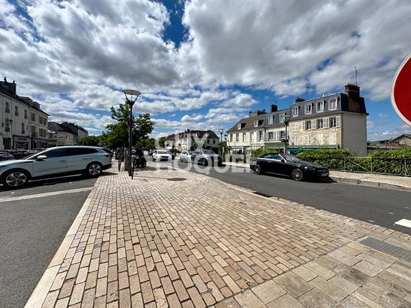 À vendre - Murs d'un local professionnel au coeur de Chantilly, Rue du Connétable