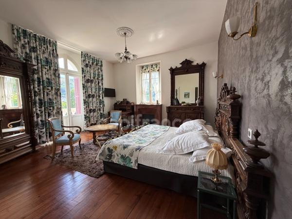 DEMEURE DE PRESTIGE FACE AUX SANCTUAIRES DE LOURDES