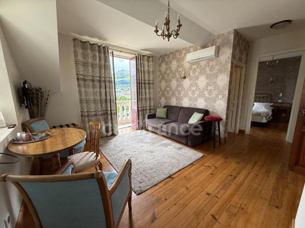 DEMEURE DE PRESTIGE FACE AUX SANCTUAIRES DE LOURDES