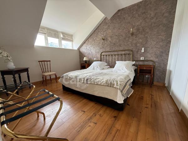 DEMEURE DE PRESTIGE FACE AUX SANCTUAIRES DE LOURDES