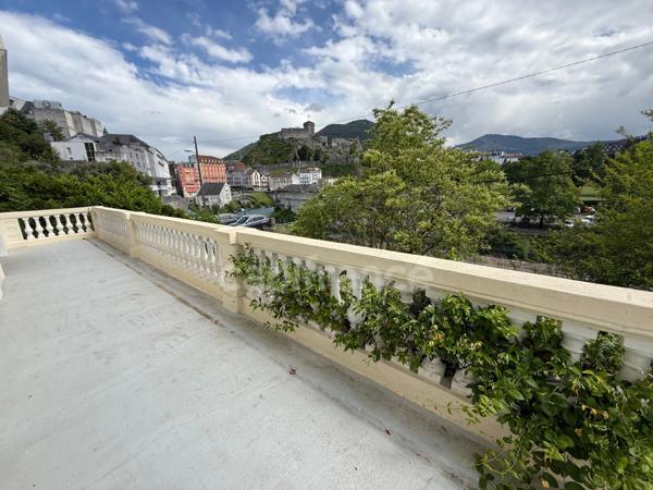 DEMEURE DE PRESTIGE FACE AUX SANCTUAIRES DE LOURDES
