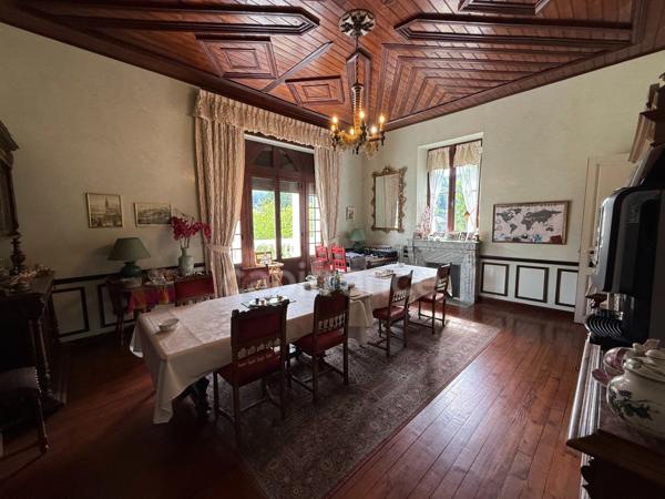 DEMEURE DE PRESTIGE FACE AUX SANCTUAIRES DE LOURDES