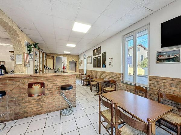 Commerce à vendre 13 pièces de 302 m²