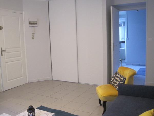 APPARTEMENT  MEUBLE  A LOUER  PROCHE CENTRE VILLE ST QUENTIN 02