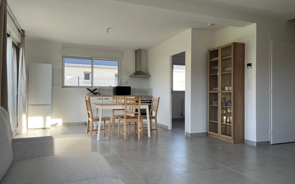 Maison à louer    3 pièces • 102,27 m2 Saint-Sébastien-de-Morsent