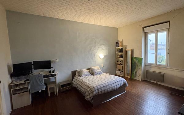 Immeuble à vendre    6 pièces • 120 m2 Langon