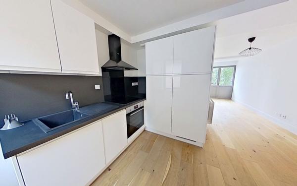 Appartement à louer    3 pièces •  Champagne-au-Mont-d'Or