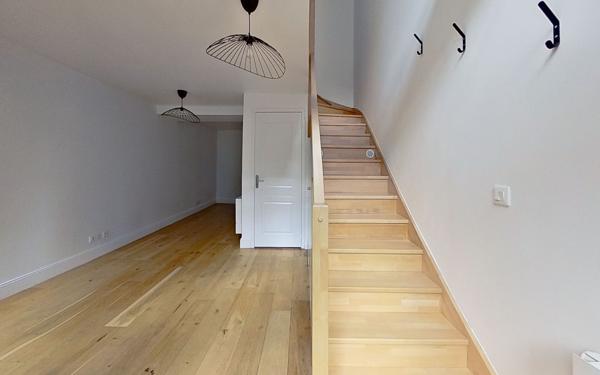 Appartement à louer    3 pièces •  Champagne-au-Mont-d'Or