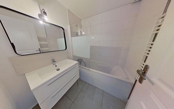 Appartement à louer    3 pièces •  Champagne-au-Mont-d'Or