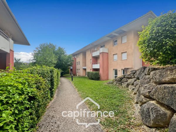 Résidence sécurisée, piscine, terrasse privative : un T2 rare à saisir à Auch