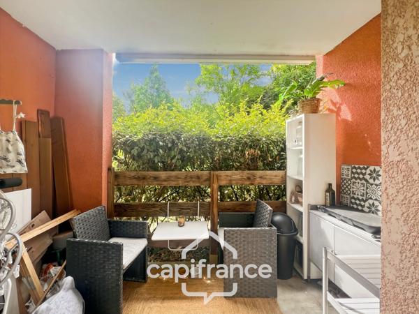 Résidence sécurisée, piscine, terrasse privative : un T2 rare à saisir à Auch
