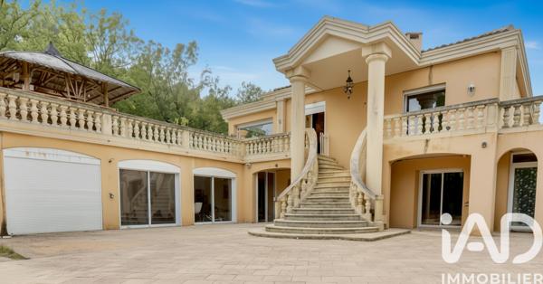 Maison à vendre 8 pièces 271 m² Gardanne