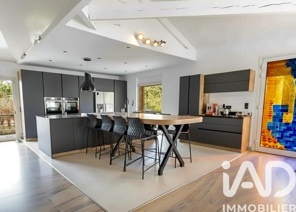 Maison à vendre 8 pièces 271 m² Gardanne