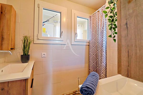 APPARTEMENT TYPE 4 DE 83 M2 AVEC BALCON AU CALME PARKING SECURISE ET CAVE