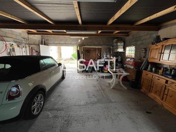 Maison 3 chs, double garage, piscine, joli terrain.