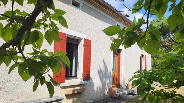 Ancienne fermette : maison  122 m² et grange  420 m² sur parcelle de 3ha environs à la campagne