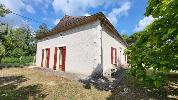 Ancienne fermette : maison  122 m² et grange  420 m² sur parcelle de 3ha environs à la campagne
